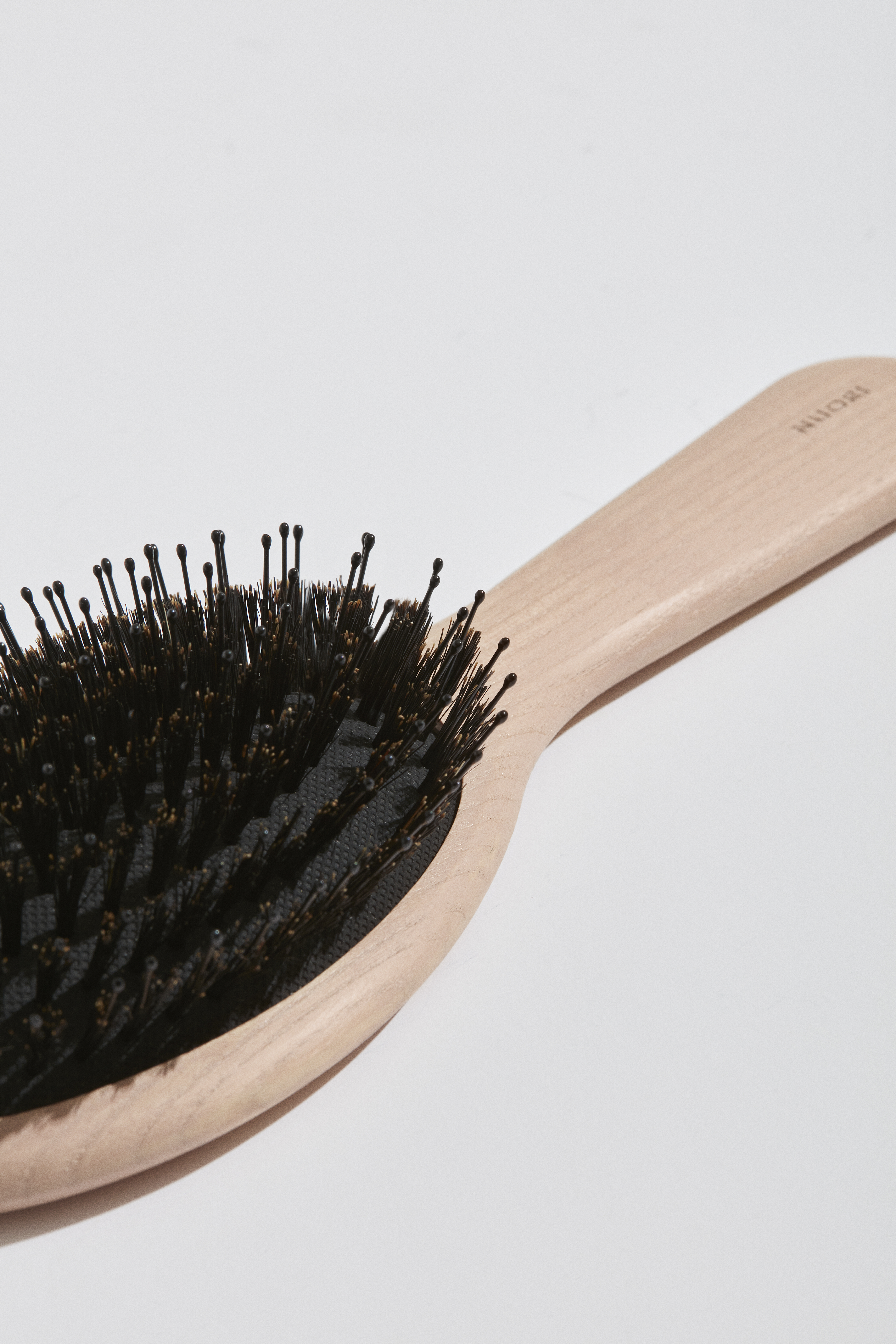 NUORI REVITALIZING HAIR BRUSH SMALL - ROSE