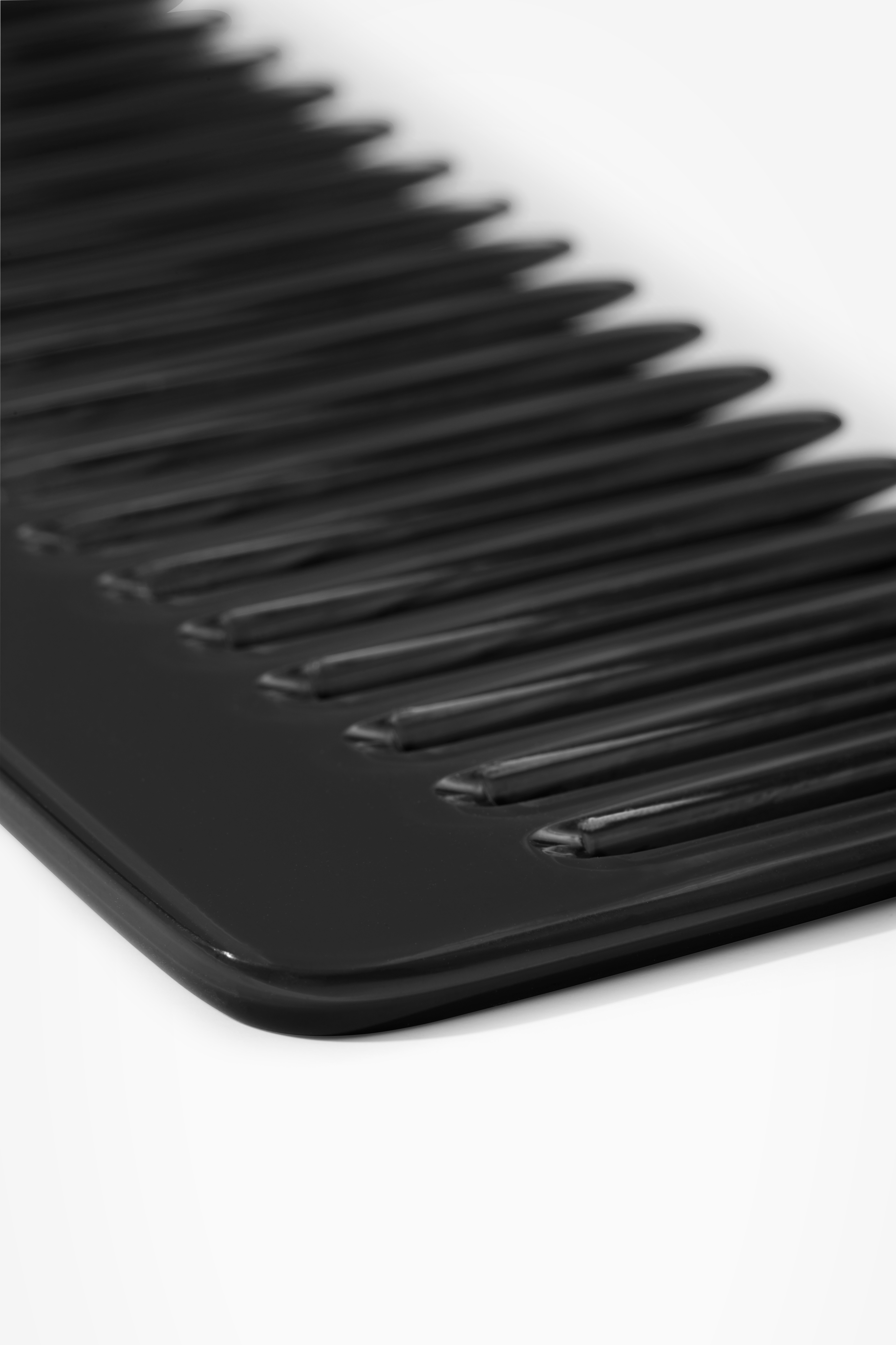 NUORI DETANGLING COMB - BLACK