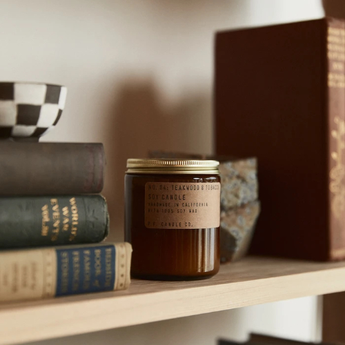 P.F. CANDLE & CO. NO.04 TEAKWOOD & TOBACCO