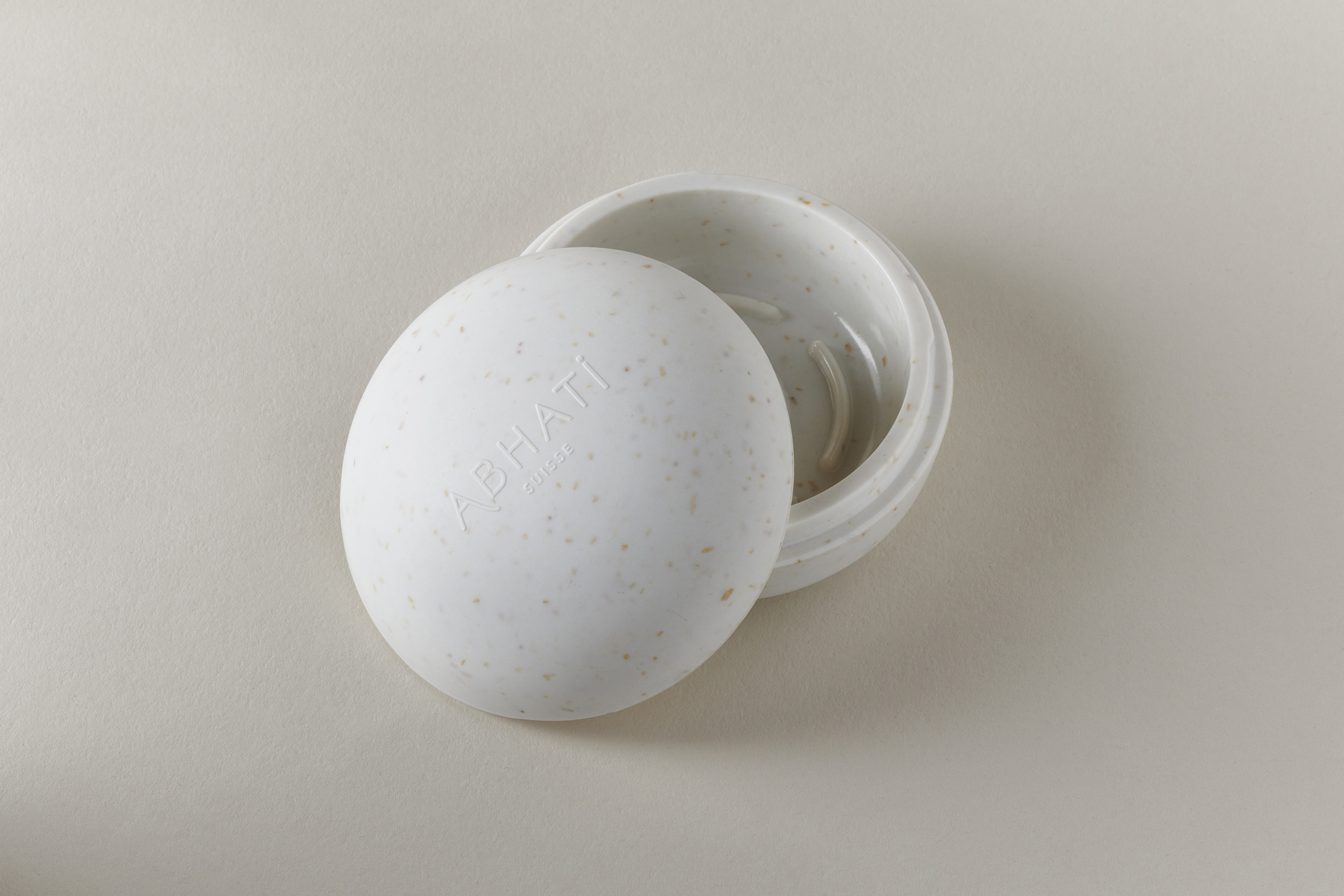 ABHATI SUISSE - THE PEBBLE BOX FÜR FESTES SHAMPOO