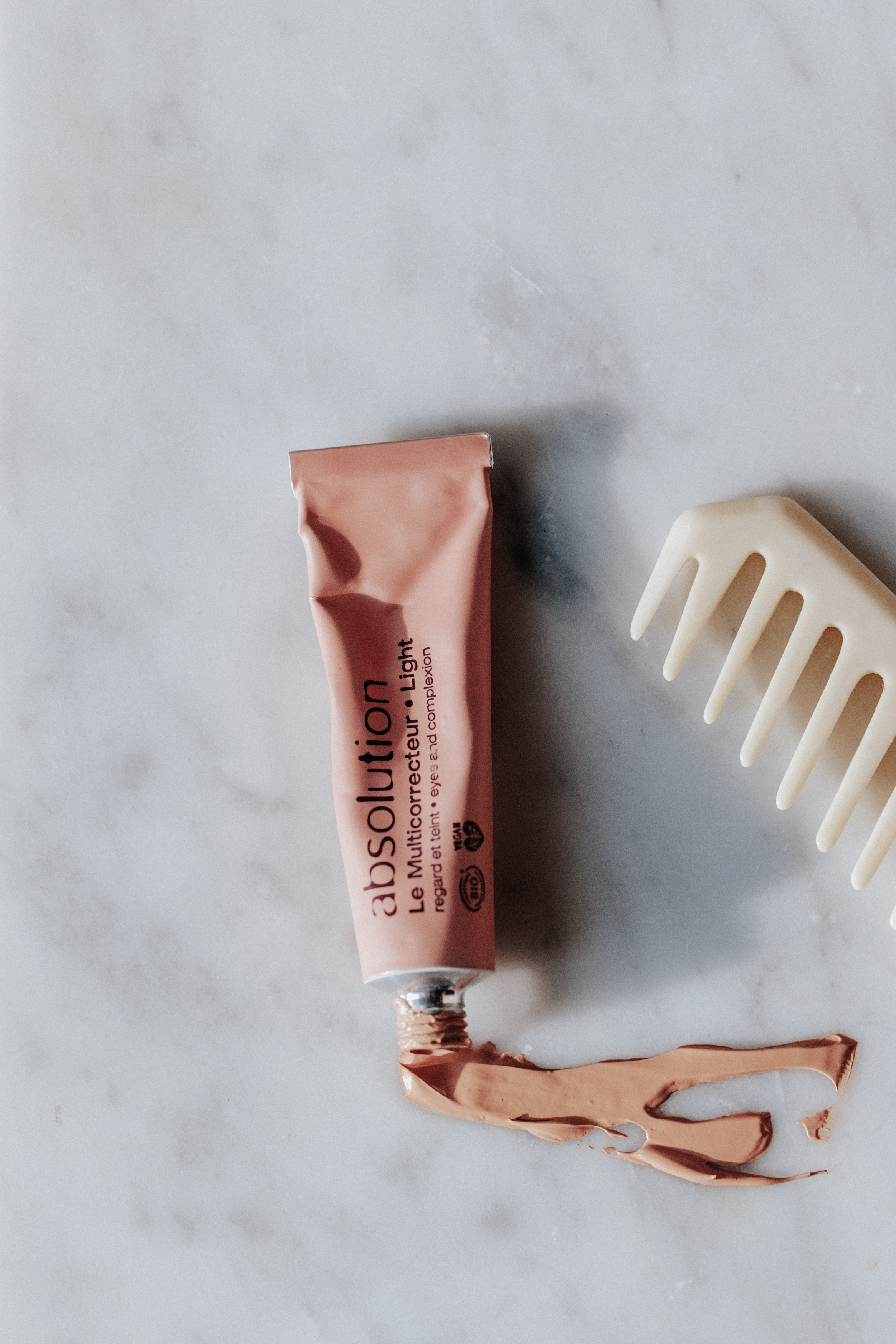 ABSOLUTION LE MULTICORRECTEUR CONCEALER