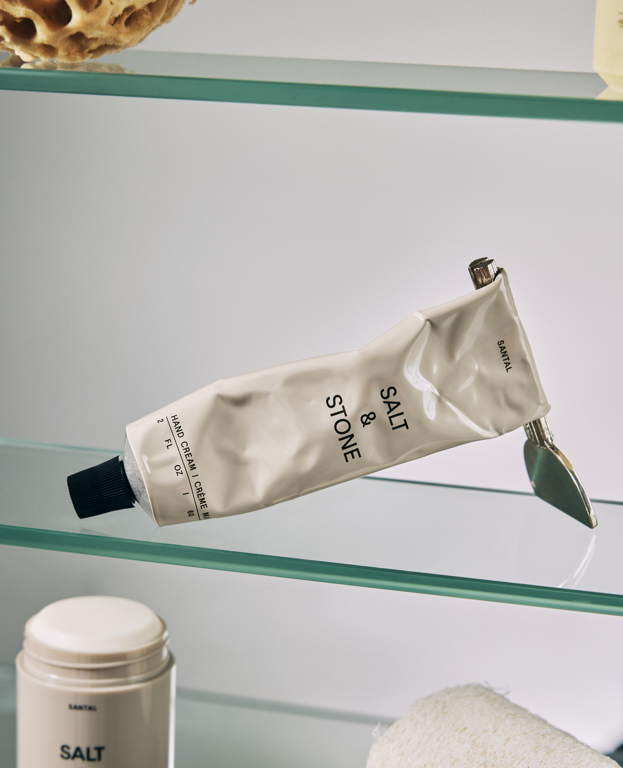 SALT & STONE SANTAL & VETIVER HAND CREAM