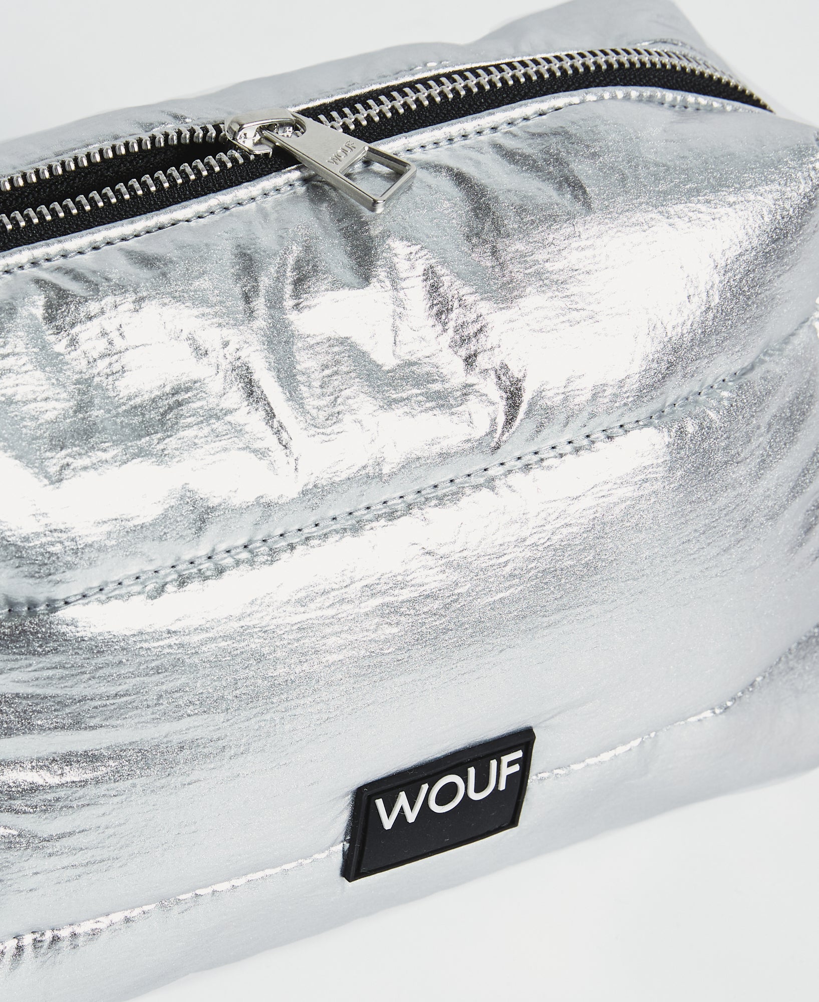 WOUF SILVER GLOSSY TOILETRY BAG