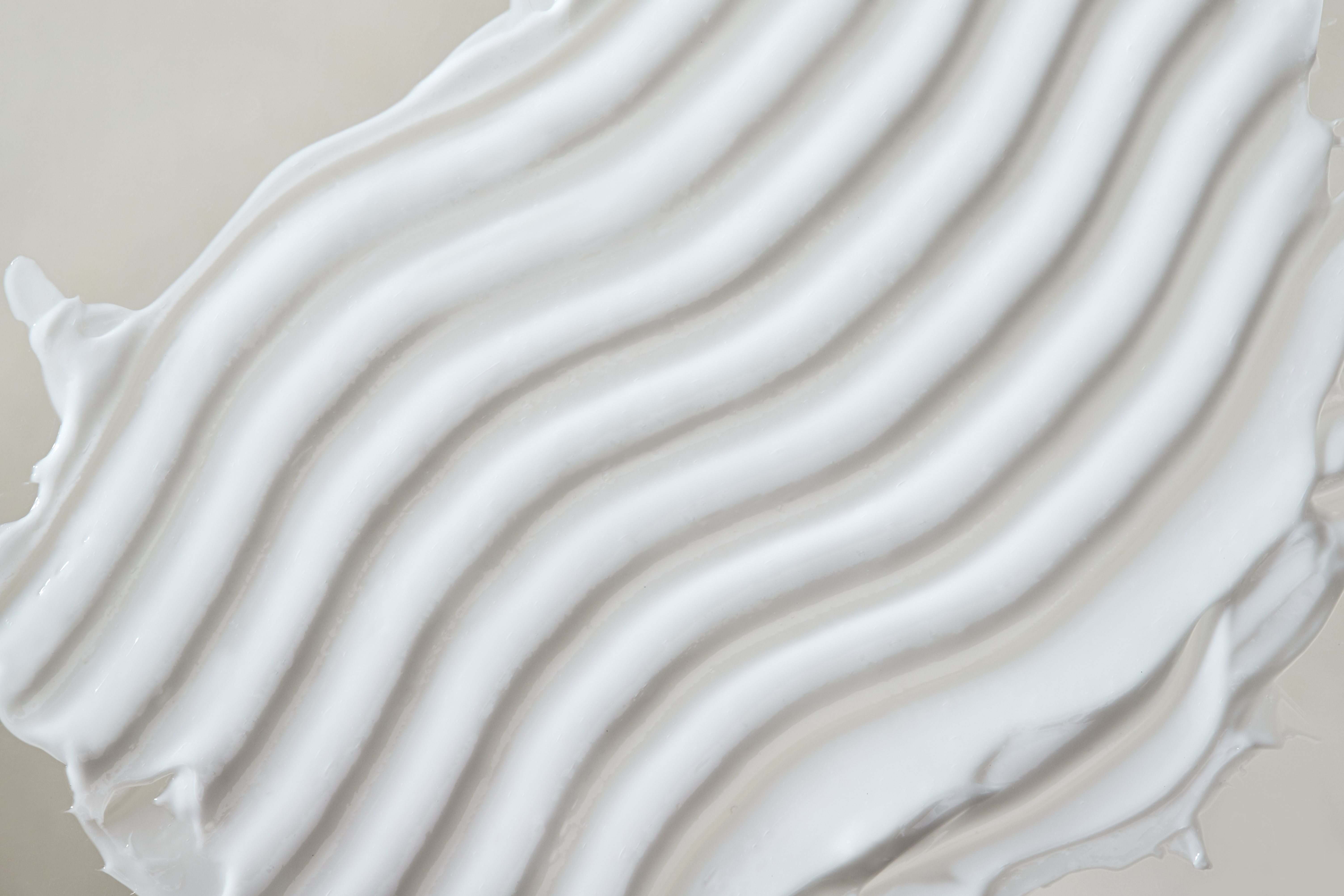 SUSANNE KAUFMANN HYDRATISIERENDES TAGESFLUID - MOISTURISING DAY FLUID