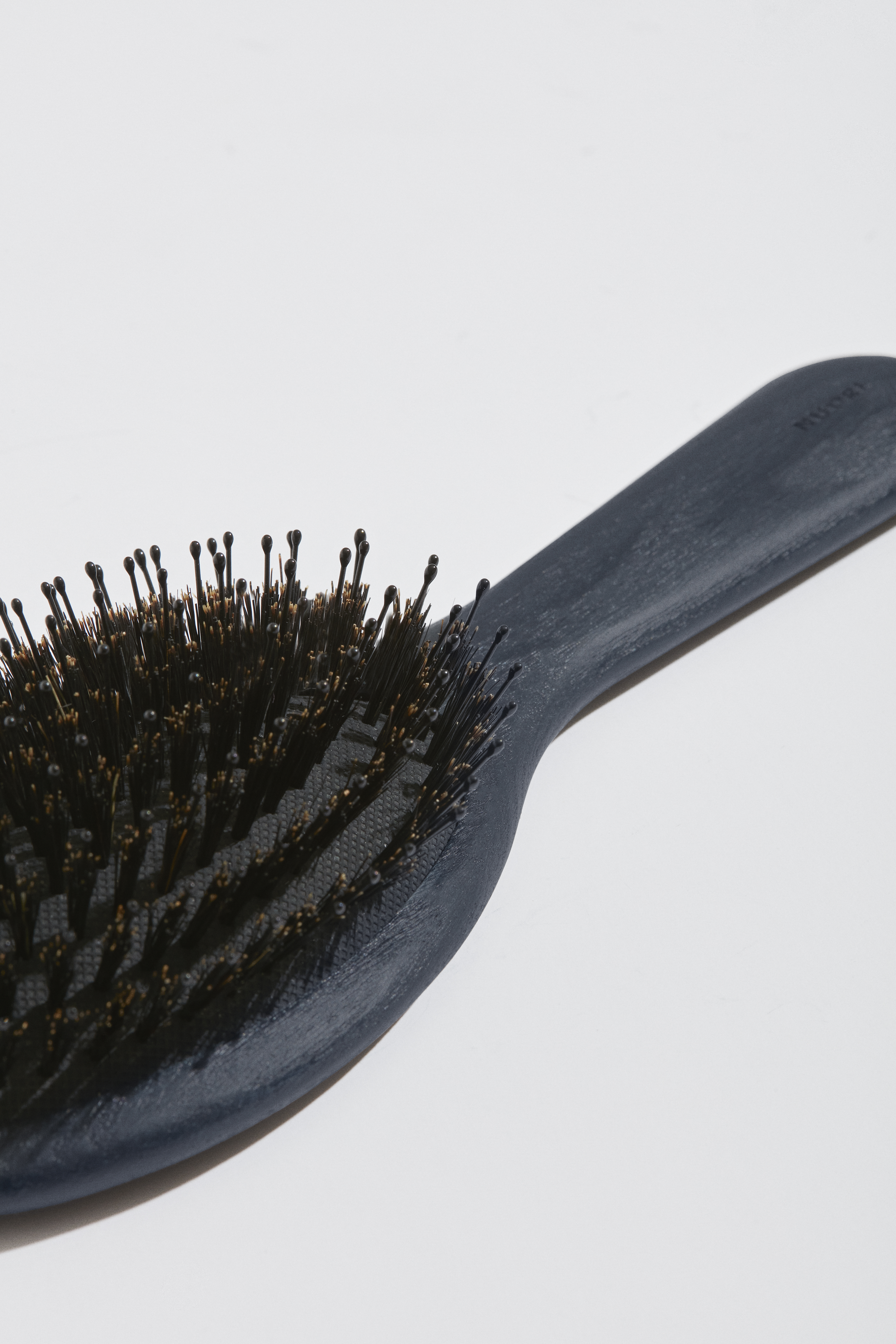 NUORI REVITALIZING HAIR BRUSH SMALL - OCEAN